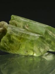 Olivín (peridot)