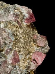 Spinel, pyrhotin, lepidolit