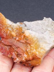 Scheelit, fluorit, křemen